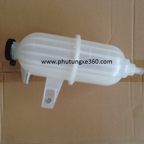 binh nuoc phu toyota fortuner.JPG